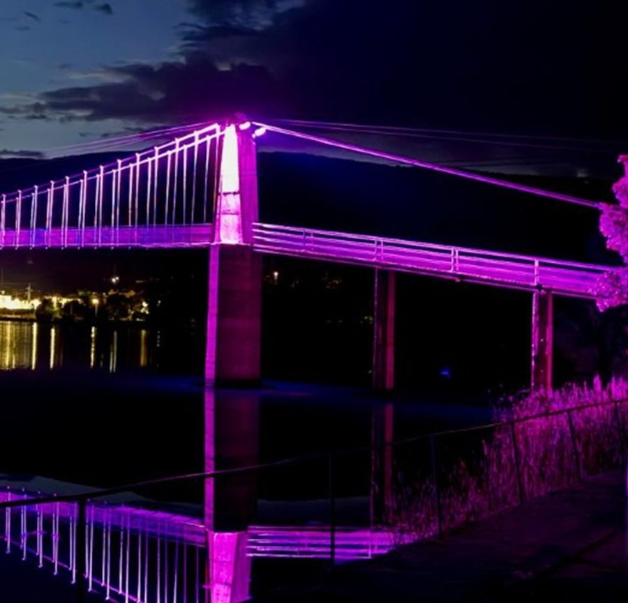 Detalle real de iluminación LED exterior en Valdeorras